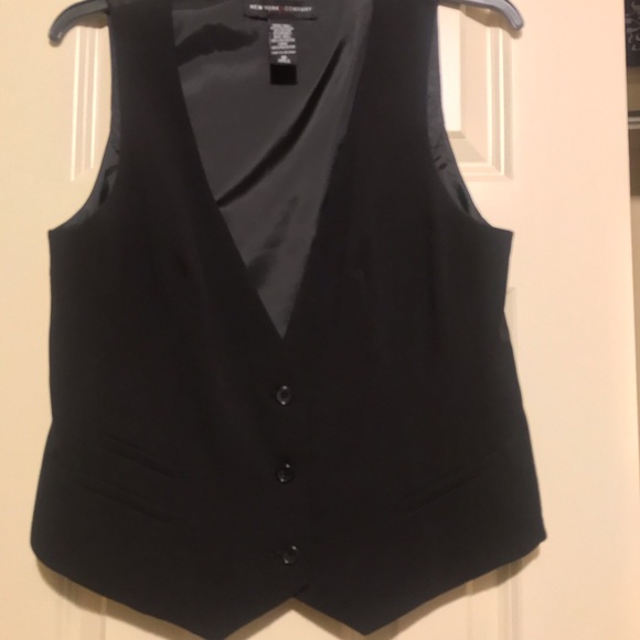 Vest - Picture 2 of 8